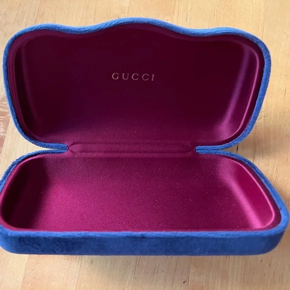 Gucci | Accessories | Gucci Blue Velvet Sunglasses Case  display picture 3